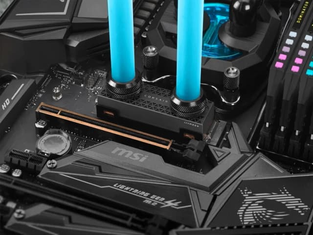 Corsair MP600 Pro XT Hydro X Edition Blanc 2To